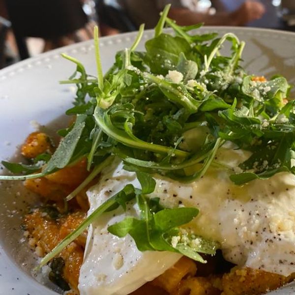 Maccarone al Sugo con Rucula e Burrata — Italianino