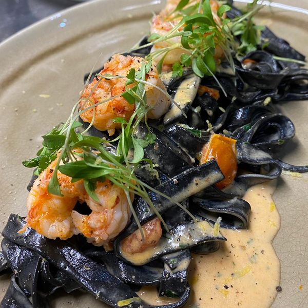 Nero di Sepia, Bisque e Gambas — Italianino