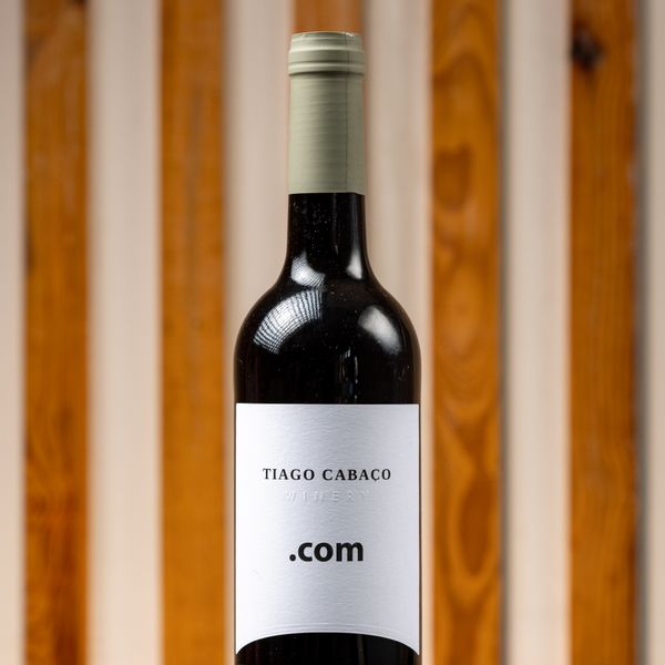 TIAGO CABAÇO . COM TINTO - 2024 - 375 ml — Venda Nova 25, Águeda