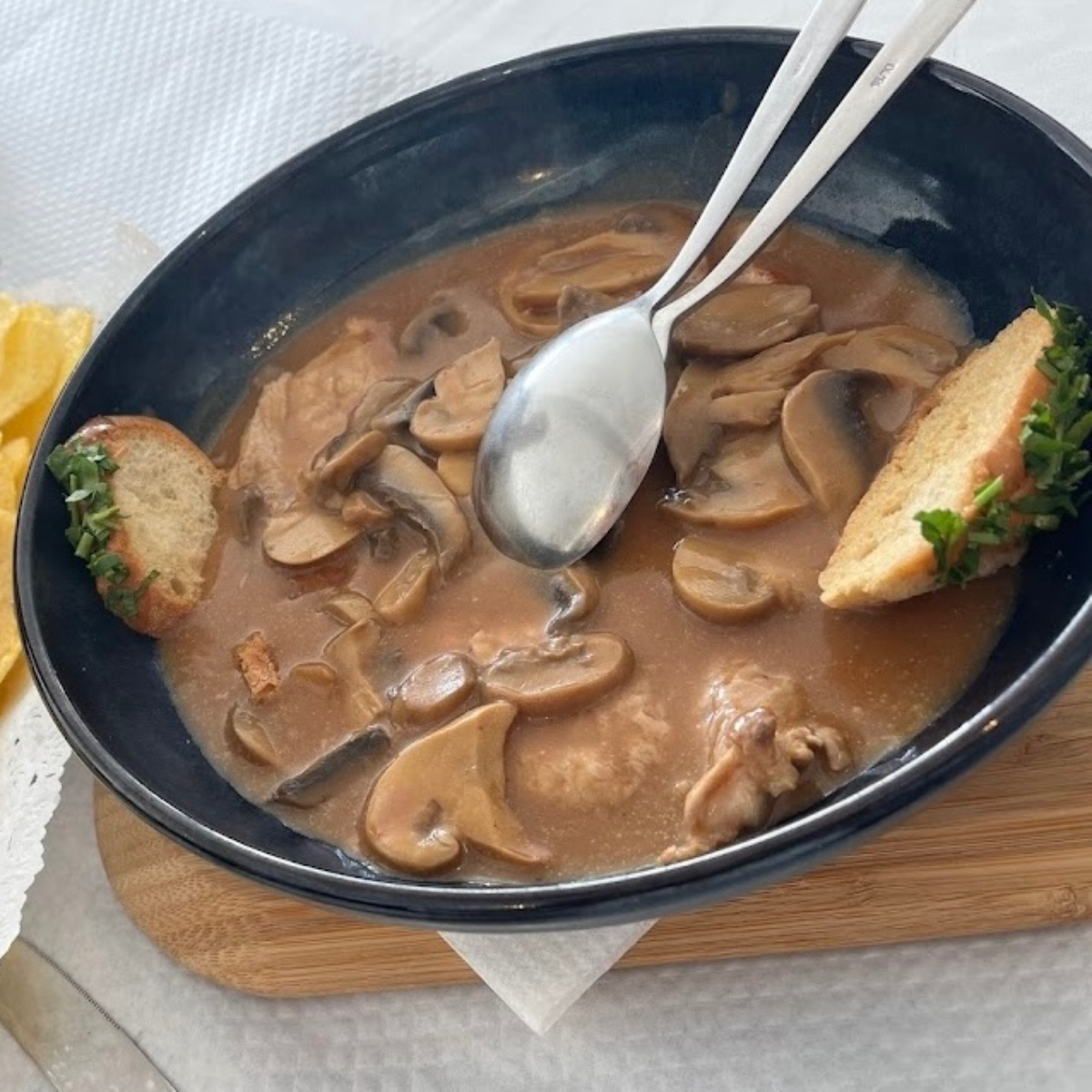LOMBINHOS DE PORCO COM COGUMELOS — O Paraíso, Lamego