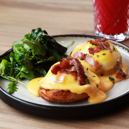 Classic benedict — Legumes & outros Vícios, Coimbra