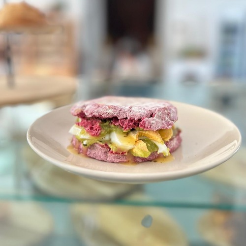 Caco De Beterraba Com Guacamole — Oco Lumiar, Lisboa