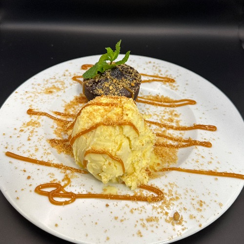 Petit Gâteau com Bola de Gelado — Cosmos, Lousã